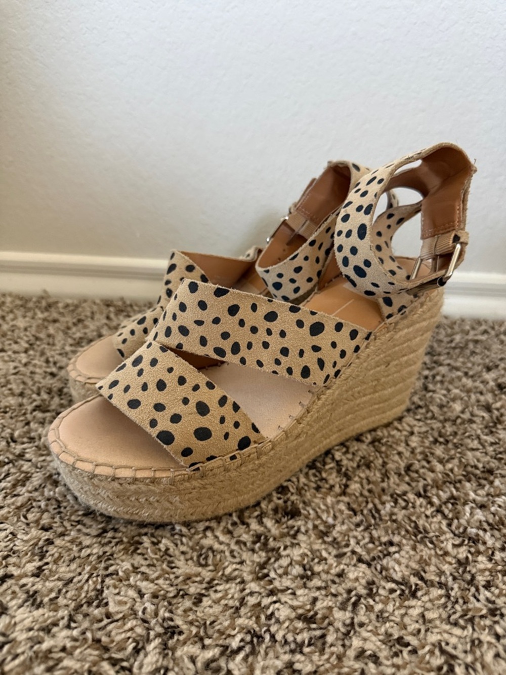 Women’s Tan Dolce Vita Wedge Sandals with Black Dots